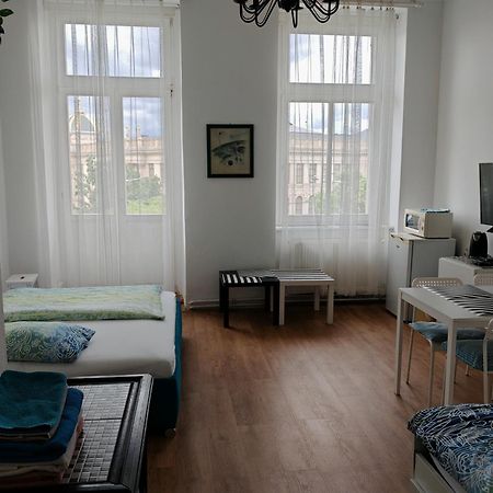Apartments Katarina ปราก ภายนอก รูปภาพ