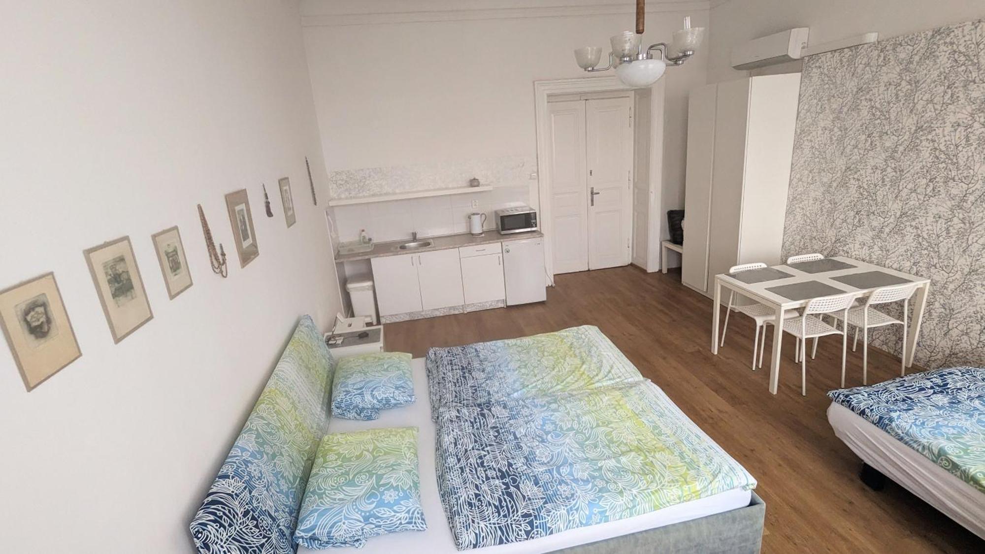 Apartments Katarina ปราก ภายนอก รูปภาพ