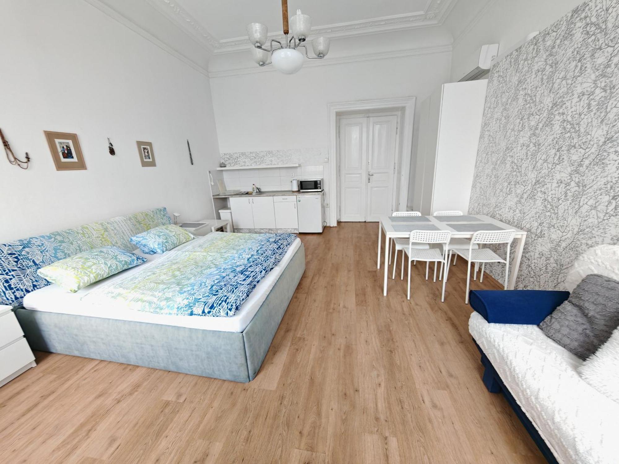 Apartments Katarina ปราก ภายนอก รูปภาพ